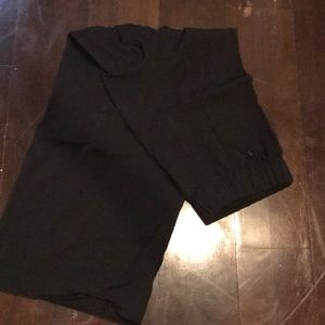 High waisted, cropped black pants